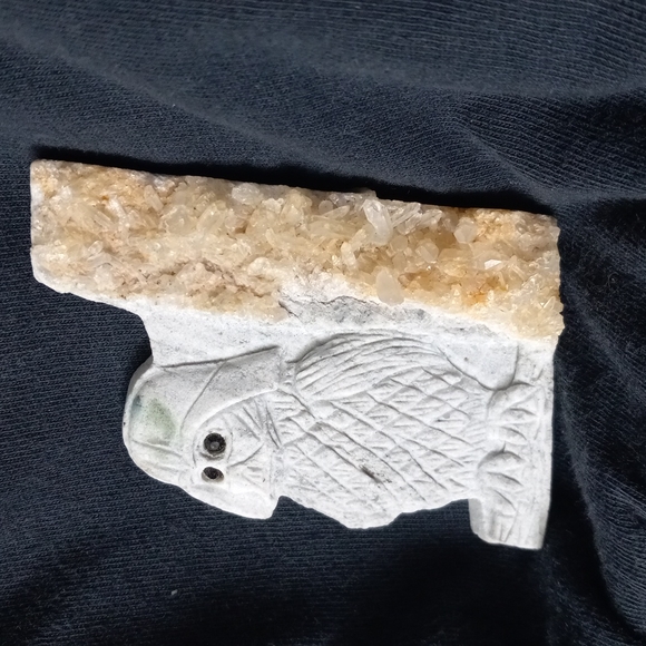 GEMSTONE HEALING STONE carved QUARTZ gemstone stormtrooper. - Picture 4 of 6